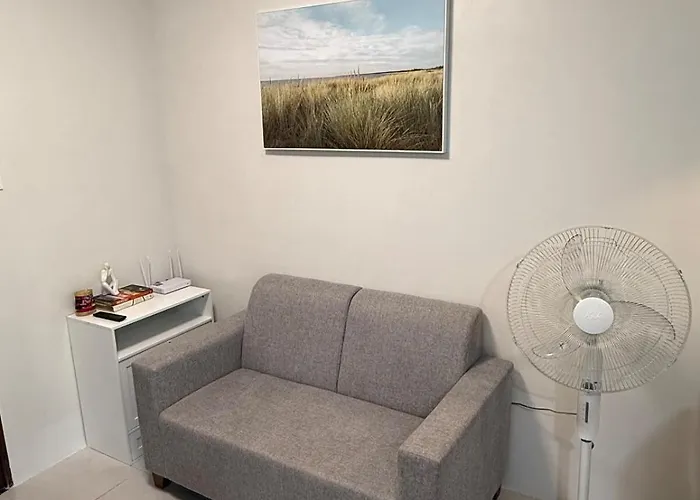 Minimalistic 2br Cozy At Your Fingertips Apartment *